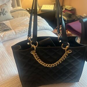 Amazon Essentials Black Quilted Shoulder Bag with Gold Chain